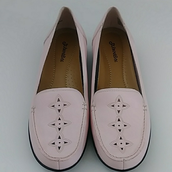 St. John's Bay Shoes - ST. JOHN'S BAY PALE PINK LEATHER LOAFERS SIZE 8.5